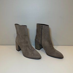 Stuart Weitzman Suede Heeled Ankle Boots - NEW, US 9, Gray